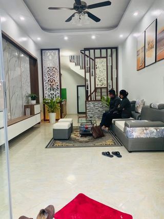 Biệt thự Lê Văn Sỹ, quận 03. DT: 9x20, Hầm 3 lầu để đủ 3 xe hơi. Giá 36 tỷ