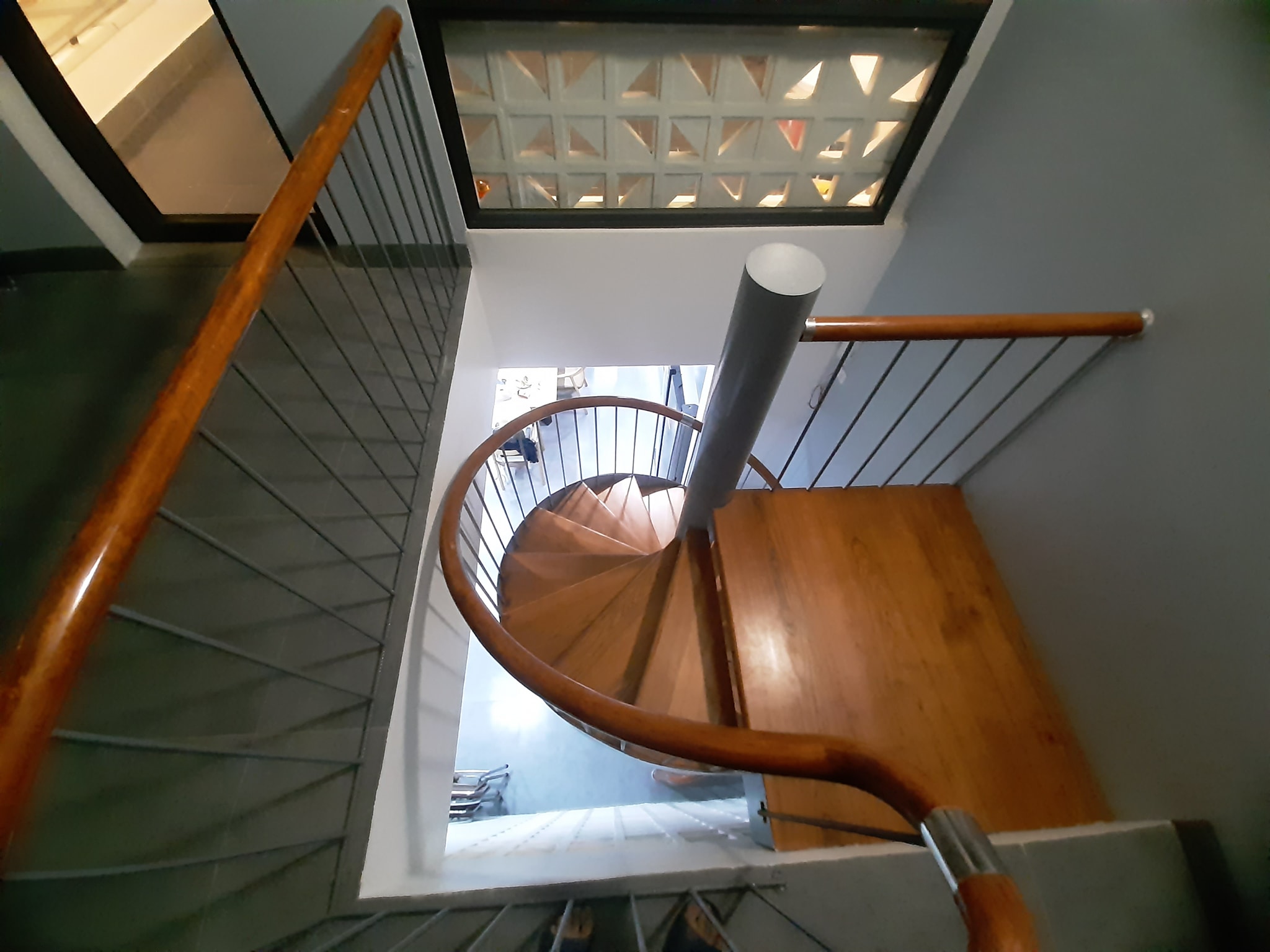 Bán nhà Mặt tiền đường 12m có vỉa hè trung tâm P Bình An DT 4x18.6m, GPXD 6 tầng Giá 10.2t