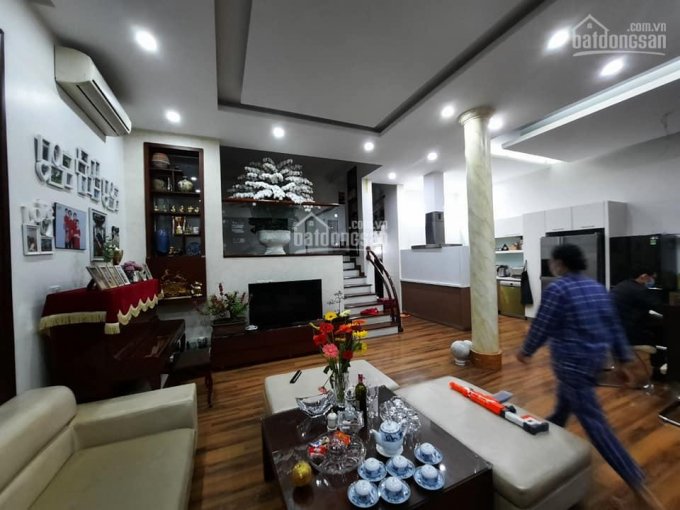 230tr/m2 - Mặt phố Hoàng Cầu - 184m2 - Siêu kinh doanh - Vỉa hè cực lớn - 43 tỷ