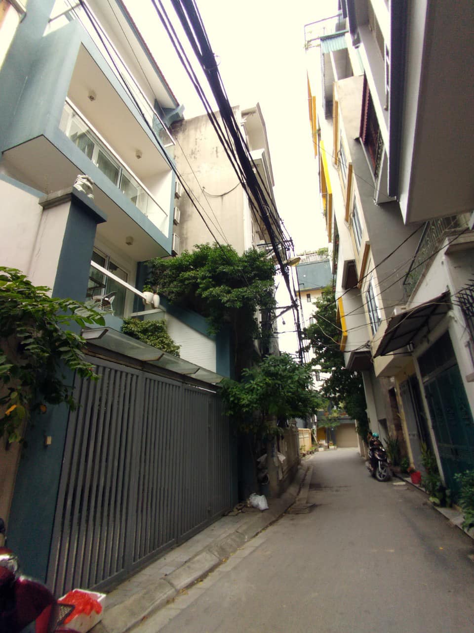 PHONG CÁCH HIỆN ĐẠI - BỂ BƠI TRONG NHÀ