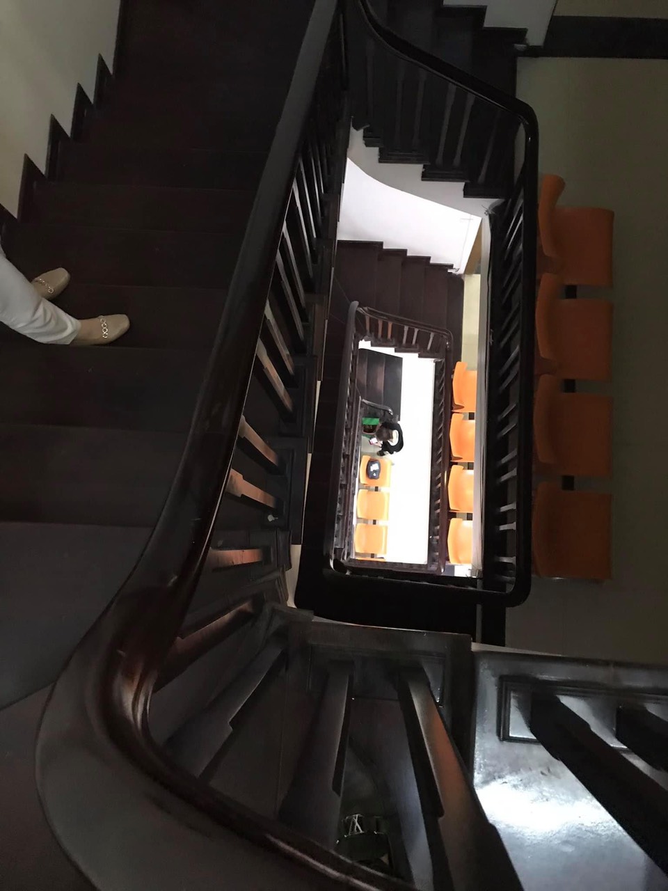 Bán nhà phố Nguyễn Tri Phương 82m2 gara ô tô, 9T thang máy lô góc mặt tiền 11m