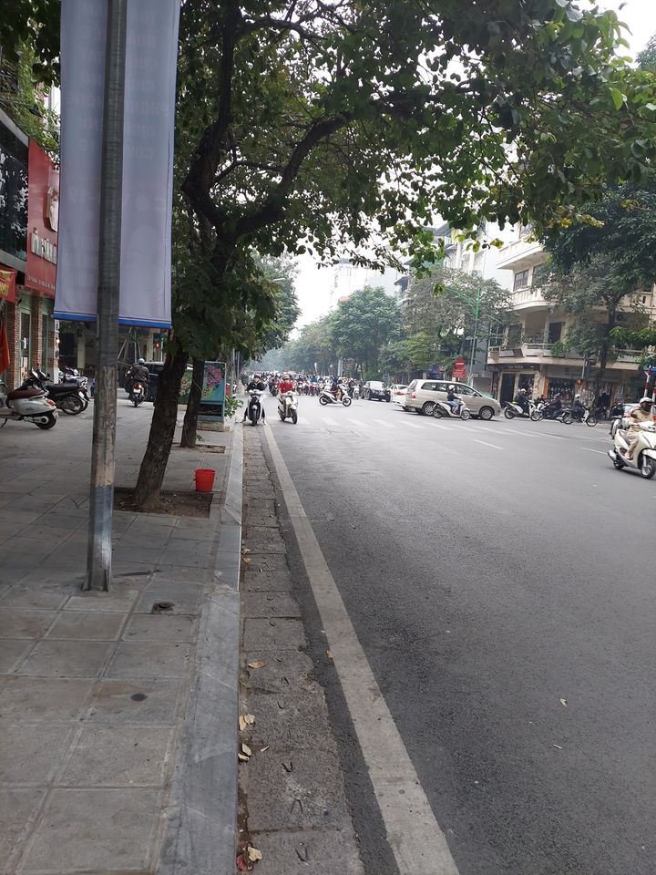 Bán nhà MP Phố Huế, 245m2 x 5T, mt 6.8m, 98 tỷ