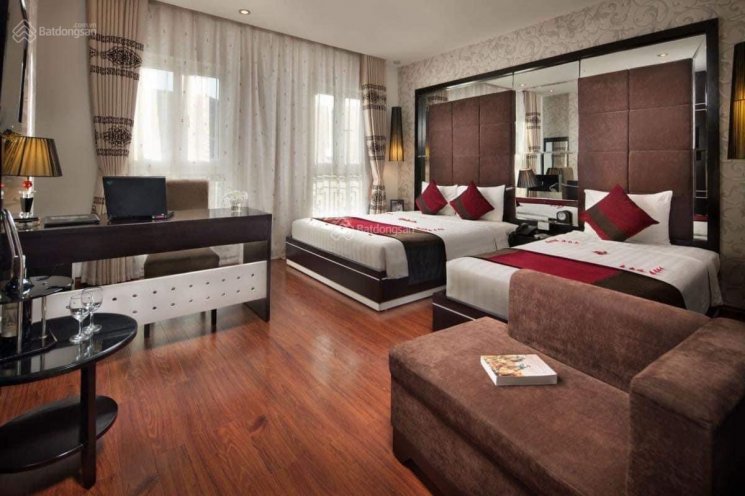 Bán đất nhà cũ mặt phố cổ Ba Đình 300m2 MT 10m xây toà building khách sạn