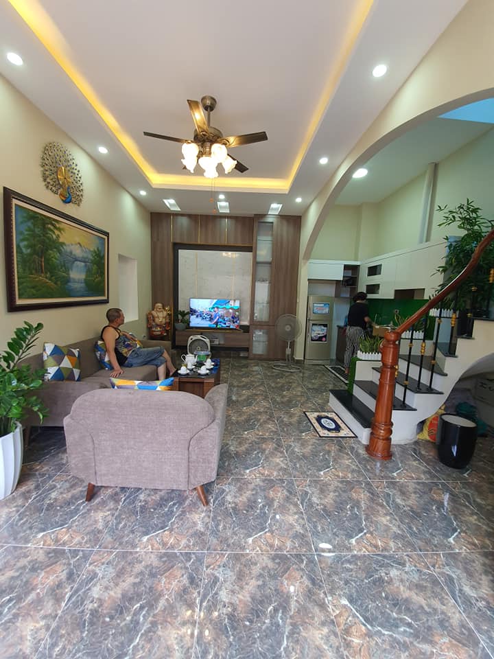 BÁN NHÀ MẶT PHỐ, Hàng Chai - 42 m2, 3 tầng, MT 2,7, 17 tỷ - KINH DOANH CỰC TỐT