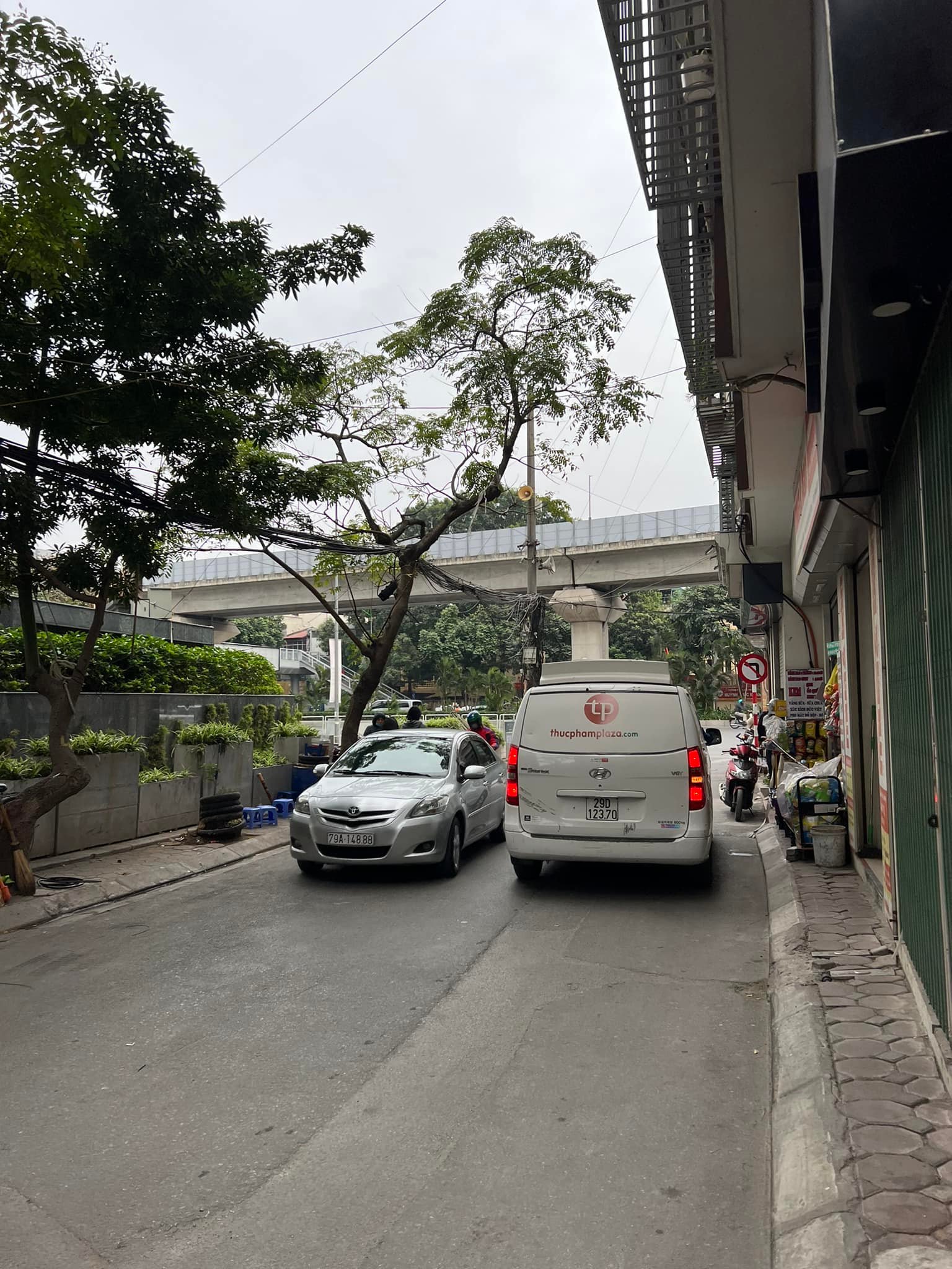 HÓT NHẤT PHỐ CỰ LỘC - Ô TÔ - KINH DOANG DÒNG TIỀN 100 TRIỆU/ TH