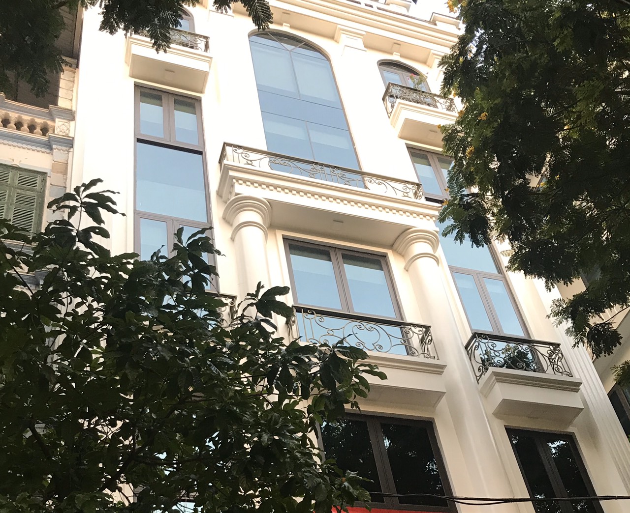 BÁN NHÀ MẶT PHỐ TRẦN VỸ CẦU GIẤY 60M2 5 TẦNG MẶT TIỀN 6.8M GIÁ 16 TỶ