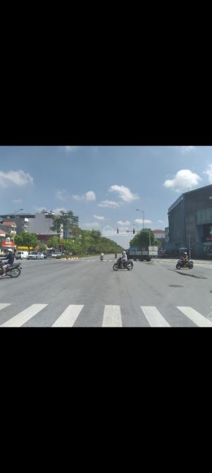 Bán nhà mặt tiền Thủ Đức, vuông vức 1 lửng đường Định Thị Thi