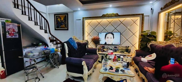 Bán gấp nhà phân lô ô tô tránh ngõ thông Phùng Chí Kiên 60m2, MT 4.5m, 5 tầng, chỉ 11.6 tỷ