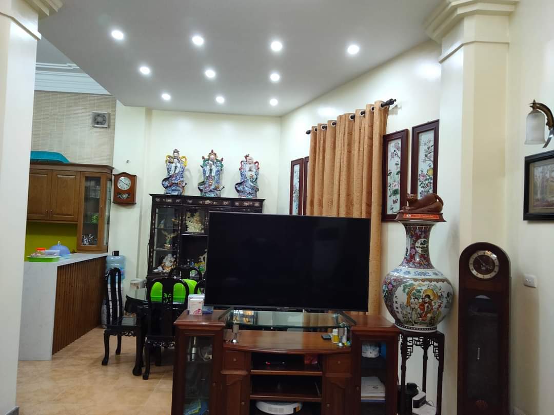 BIỆT THỰ MẶT NGÕ Ở SƯỚNG- GIẢNG VÕ- ĐỐNG ĐA- DT 160m2-5T-MT 6m-Giá 22,3 tỷ.