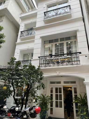 Bán biệt thự VIP nhất phố Kim Mã 156m2 4T MT 7m full nội thất cao cấp ô tô đỗ trong nhà giá 46 tỷ