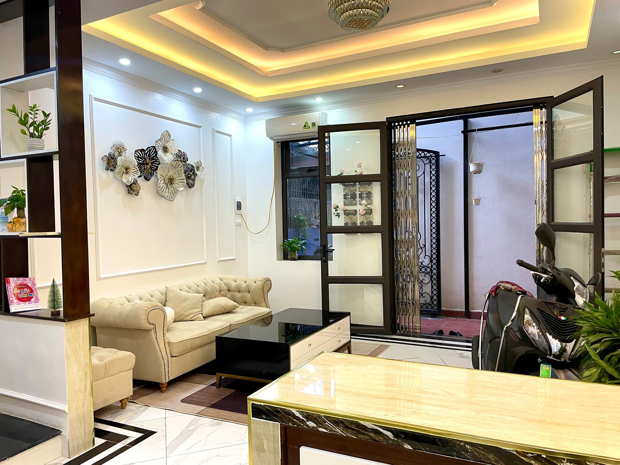 Bán nhà Xuân Phương 34m2x5T, MT 4m8, ngõ rộng, gần phố, 2.9 tỷ