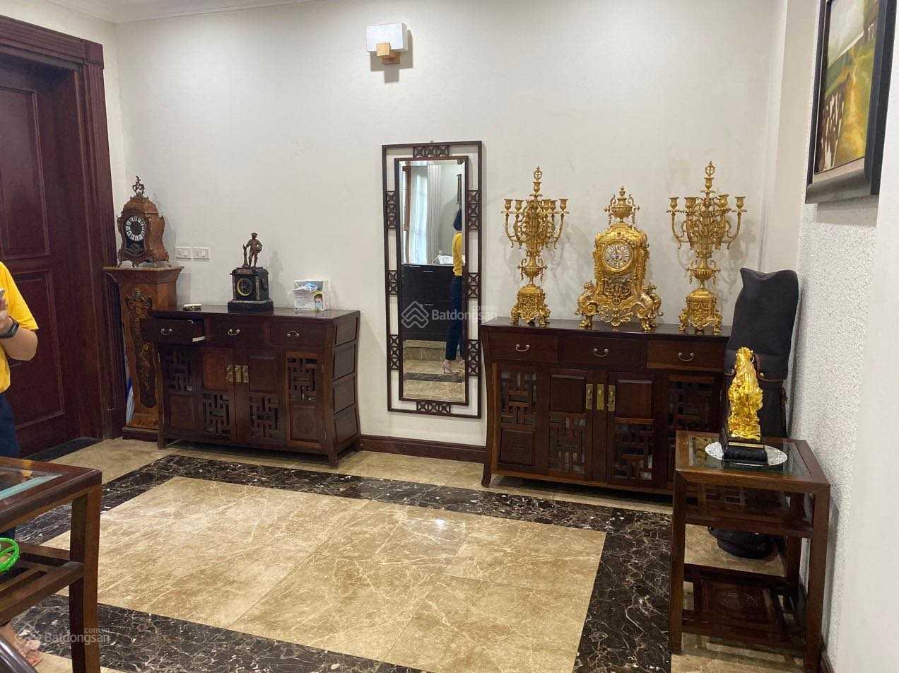 Bán nhà MP Lạc Long Quân, Tây Hồ 140m2 MT 8.5m, 4T giá 42 tỷ hai mặt thoáng nở hậu