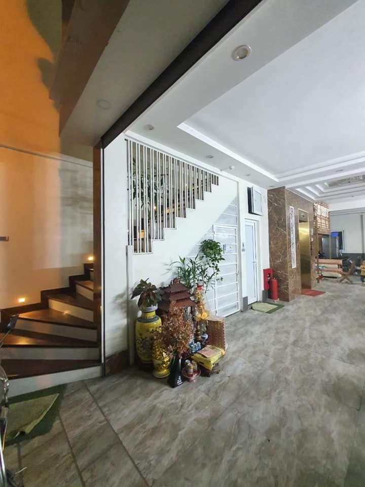 SIÊU PHẨM - Bán nhà ở Hoàng Quốc Việt, Nghĩa đô, 8 tầng, thang máy, Ô tô tránh, dòng tiền ổn định