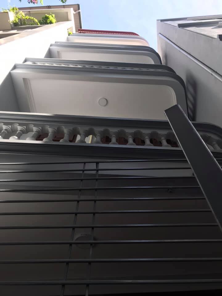 Gấp bán nhà 2 mặt phố view Hồ Tây vỉa hè kinh doanh đỉnh vỉa hè 110m MT 5.2m 7T thang máy