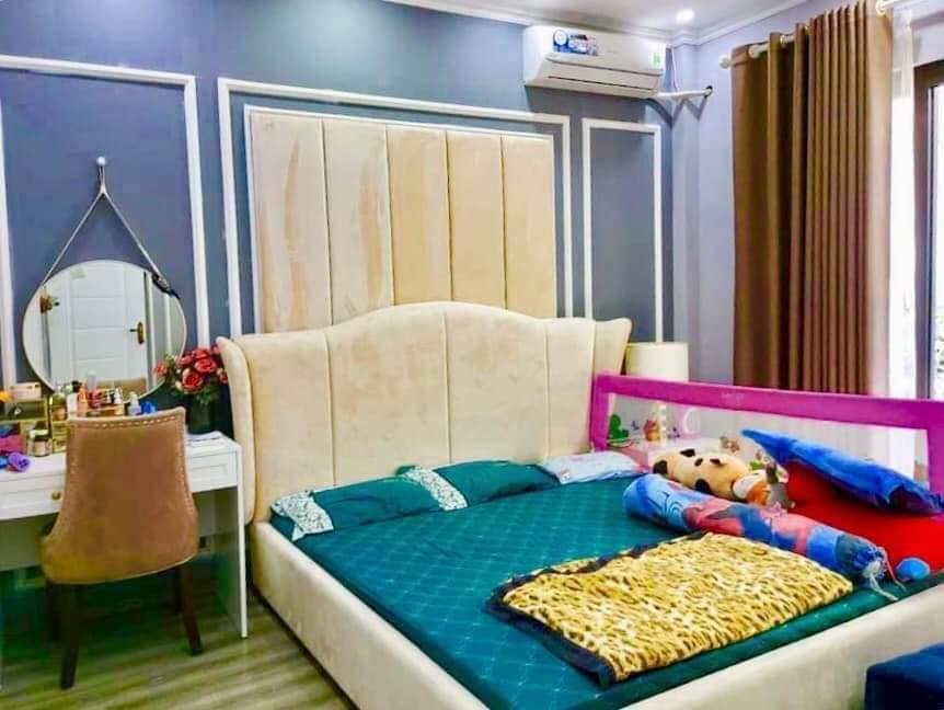 Anh trai tôi cần bán gấp lô đất đấu giá Việt Hưng, Long Biên. Cam kết giá rẻ nhất khu