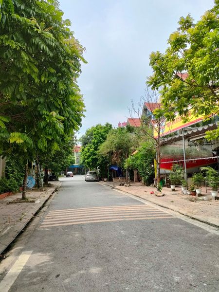 ĐẦU TƯ CHO THUÊ - KINH DOANH ĐỈNH - VỈA HÈ Ô TÔ TRÁNH