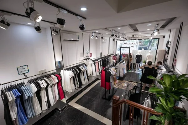 MẶT PHỐ XUÂN LA 130M2- LÔ GÓC - THANG MÁY - VỈA HÈ ĐÁ BÓNG - GIÁ 35 TỶ.