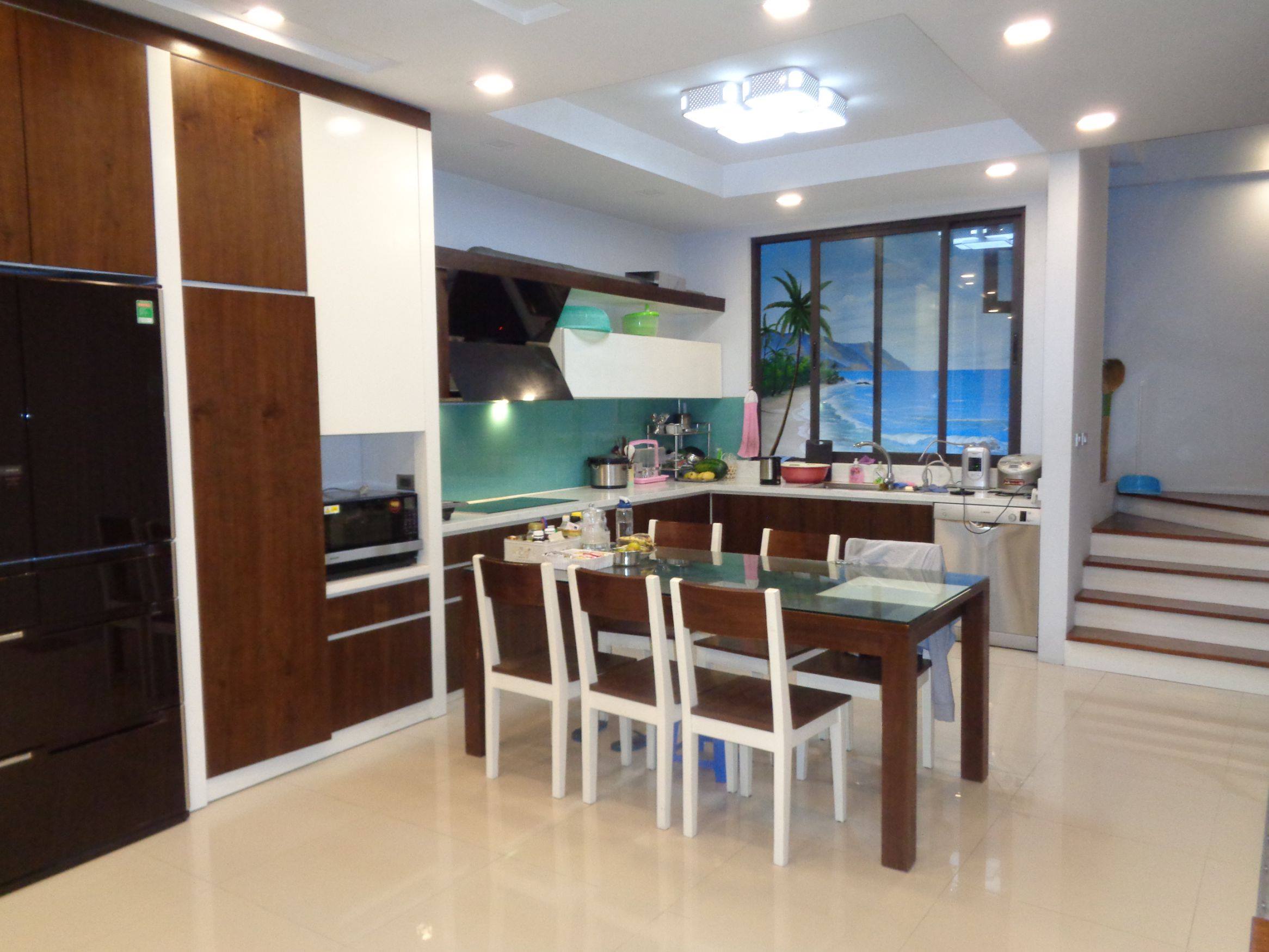 MẶT PHỐ trong đê, Âu Cơ 123m x 4 tầng, MT8m, giá 30 Tỷ