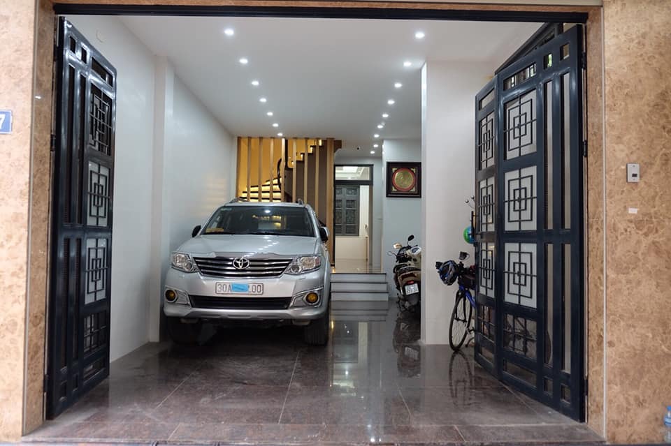 Bán nhà Xuân La 80 m,4 tầng, mt 4.5m, giá 15 tỷ