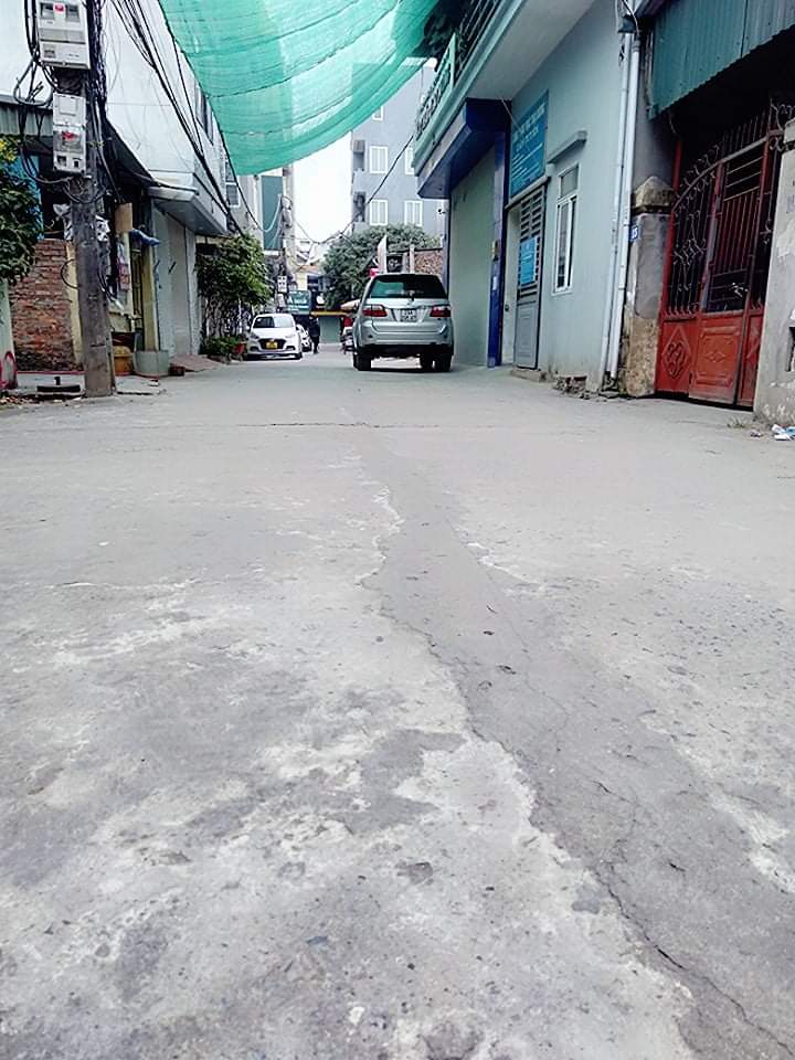 Cần bán nhà 8 tầng mặt phố Khâm Thiên, Quận Đống Đa, Hà Nội. Thiết kế đẹp đang kinh doanh - DT 106 m2 - mặt tiền 4,5 m - là căn góc bên cạnh có ngõ đi - mặt phố chính Khâm Thiên. Giá 30 tỷ.