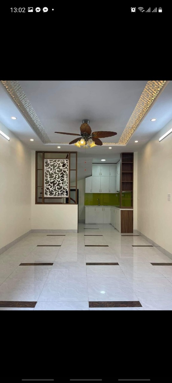 Bán gấp nhà mặt phố Phương Mai, Đống Đa, vị trí trung tâm tuyến phố, kinh doanh rất sầm uất