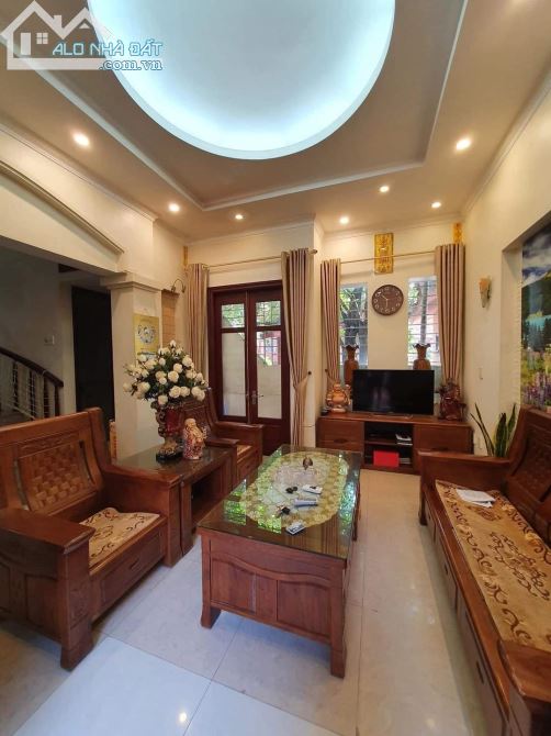 125m2