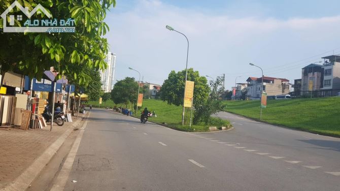 Bán nhà nát tại đường đường 297,mặt tiền kinh doanh buôn bán