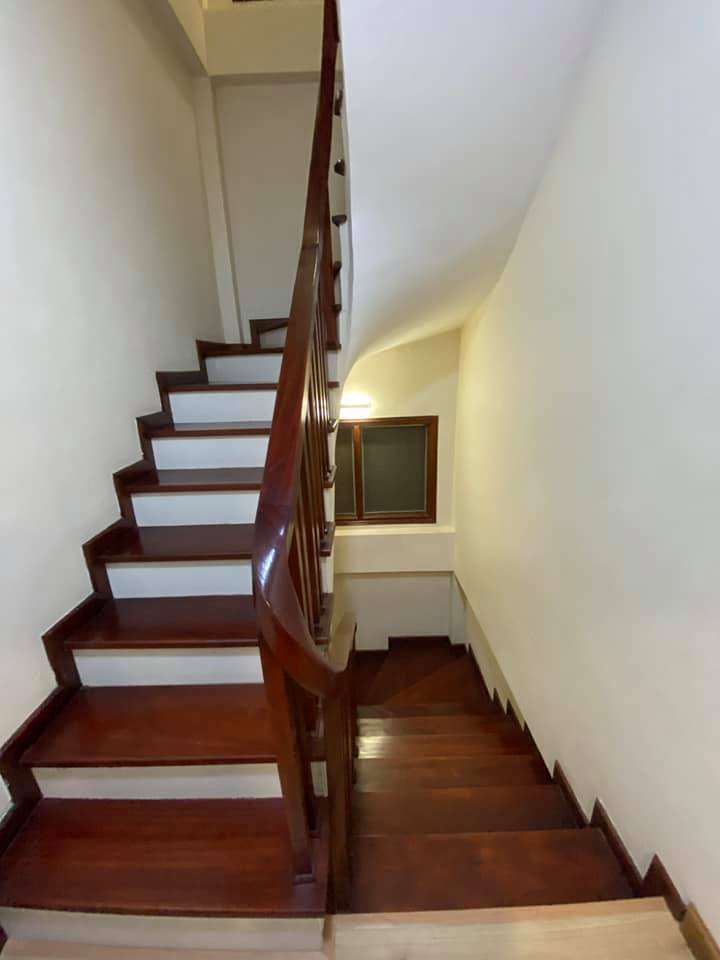 bán gấp mảnh đất gần trường ngọc thuỵ ô tô tránh kinh doanh