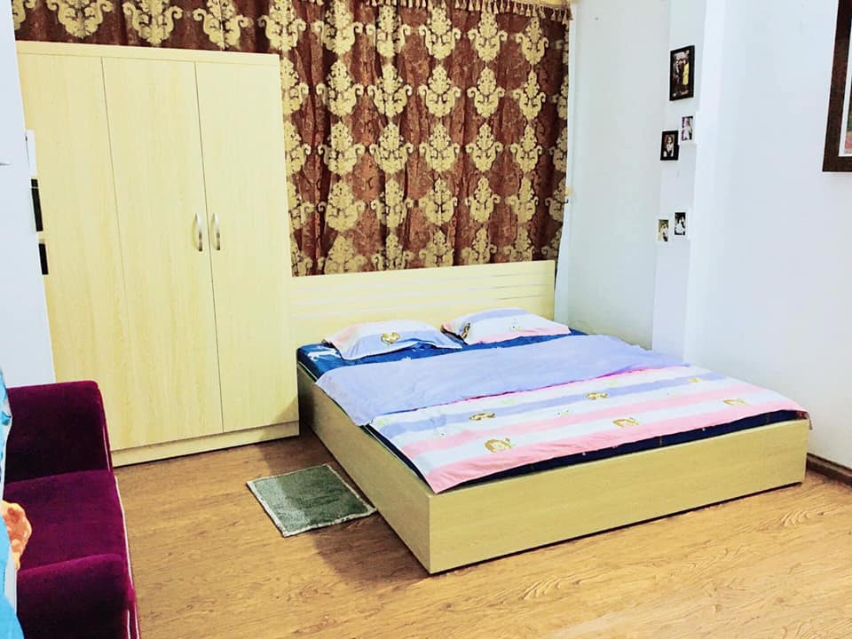 Bán tòa nhà phố Chùa Láng, sau Vincom, view hồ điều hòa, siêu thoáng: 150m2*8T, MT 6.5m