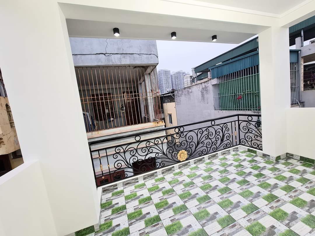 BÁN GẤP SIÊU PHẨM MẶT PHỐ VIP NGUYỄN CHÍ THANH – TRUNG TÂM QUẬN ĐỐNG ĐA. MẶT TIỀN CỰC RỘNG 7.6M – KINH DOANG VÔ ĐỐI.