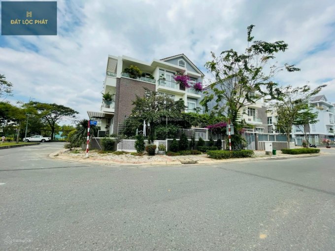 Bán biệt thự góc 2 mặt tiền nhà đẹp Jamona Golden Silk full nội thất, DT: 11x18m (198m2) giá: 25 tỷ