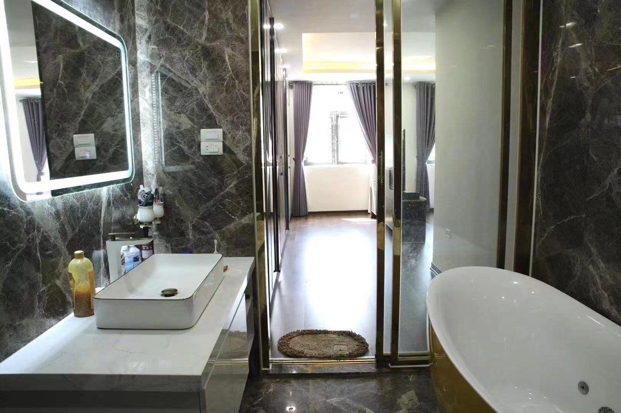 Bán đất Phố Ngọc Thụy cực đẹp, KD, ô tô tránh, DT 135 m2, MT 5,6 m, giá nhỉnh 13 tỷ.