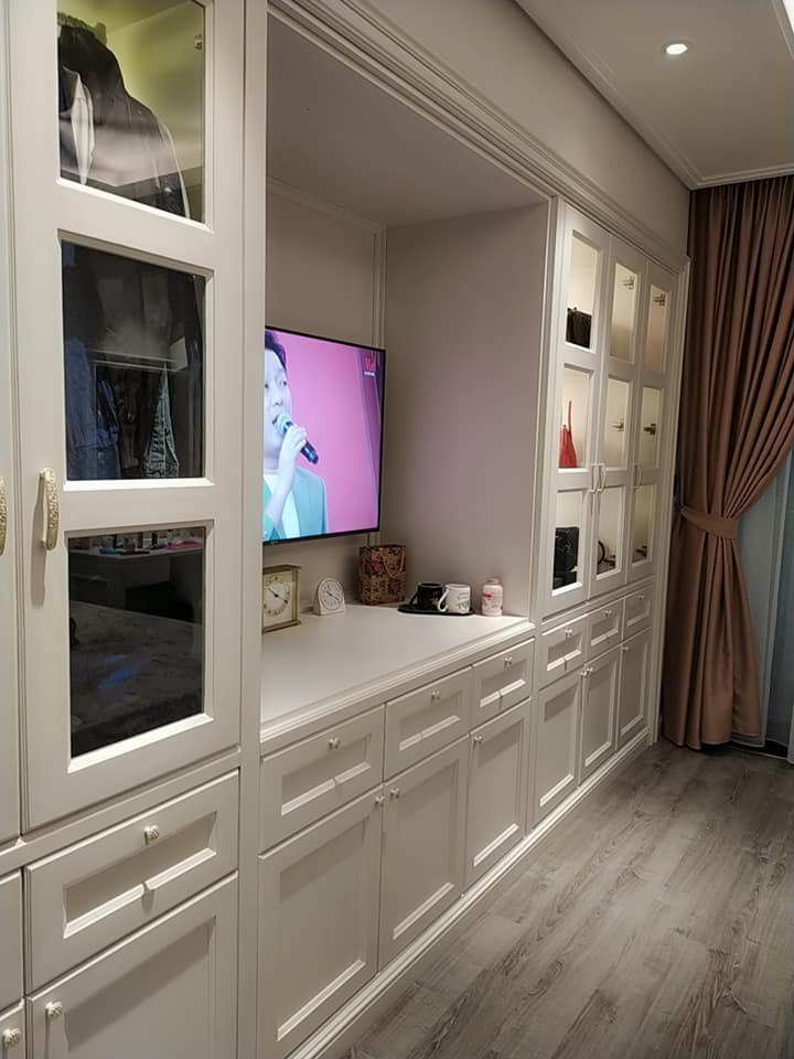 Bán nhà mặt phố mặt Hồ Tây Nguyễn Đình Thi 70m mặt tiền 6m 35.5 tỷ thang máy vừa ở vừa kinh doanh View hồ