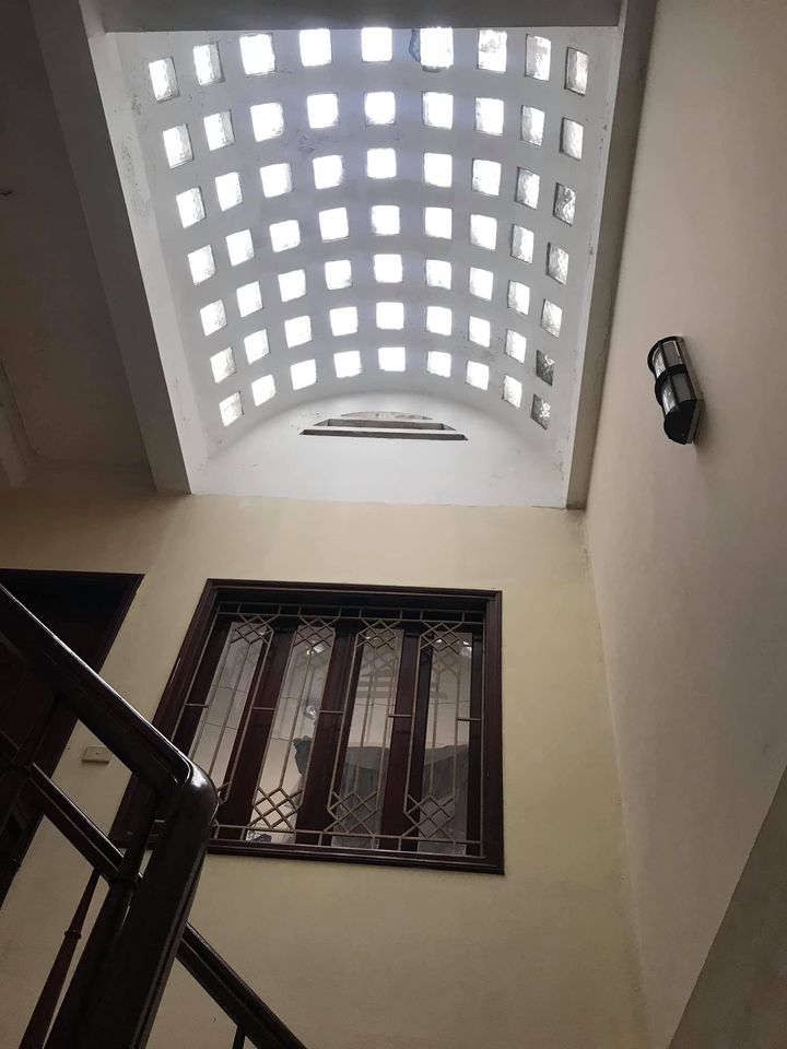 Bán nhà MP Lý Nam Đế, 84m2 x 4 tầng, mt 4m, 30.6 tỷ