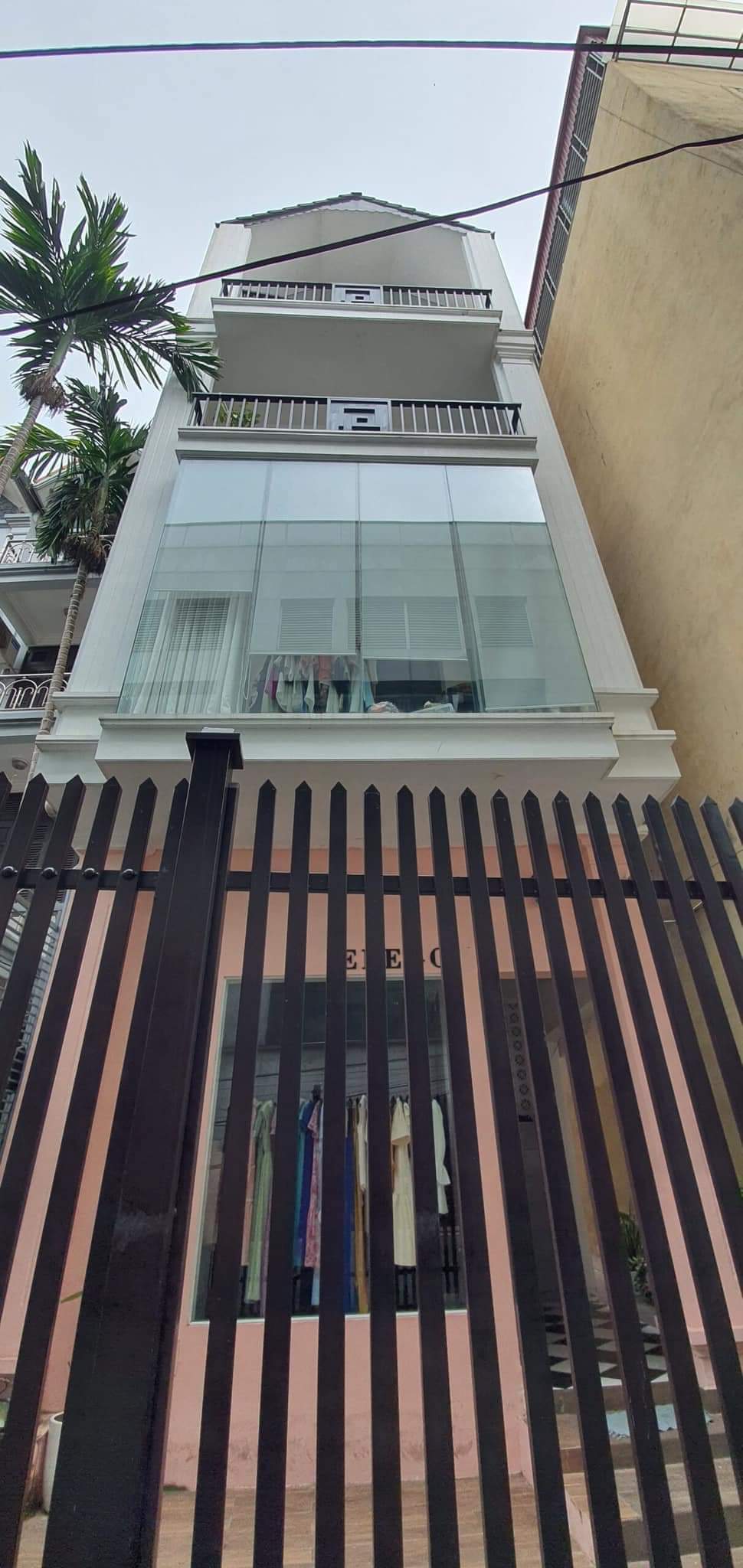 BIỆT THỰ MẶT NGÕ ÔTÔ TRÁNH-KINH DOANH-ÂU CƠ-TÂY HỒ-DT 104m2-5T-MT 7,5m-Giá 10,5 tỷ.