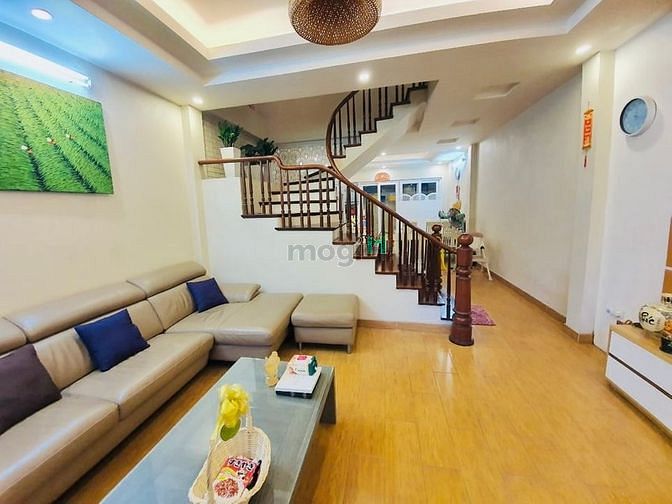 Siêu phẩm Duy Tân Cầu Giấy120m đất xây 90m 3 tầng giá ô tô đỗ vào nhà