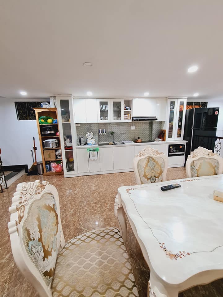 BÁN NHÀ NGUYỄN NGỌC VŨ - CẦU GIẤY - THANG MÁY - VỈA HÈ OTO TRÁNH - DT 70m2-MT 8m-10.7 TỶ