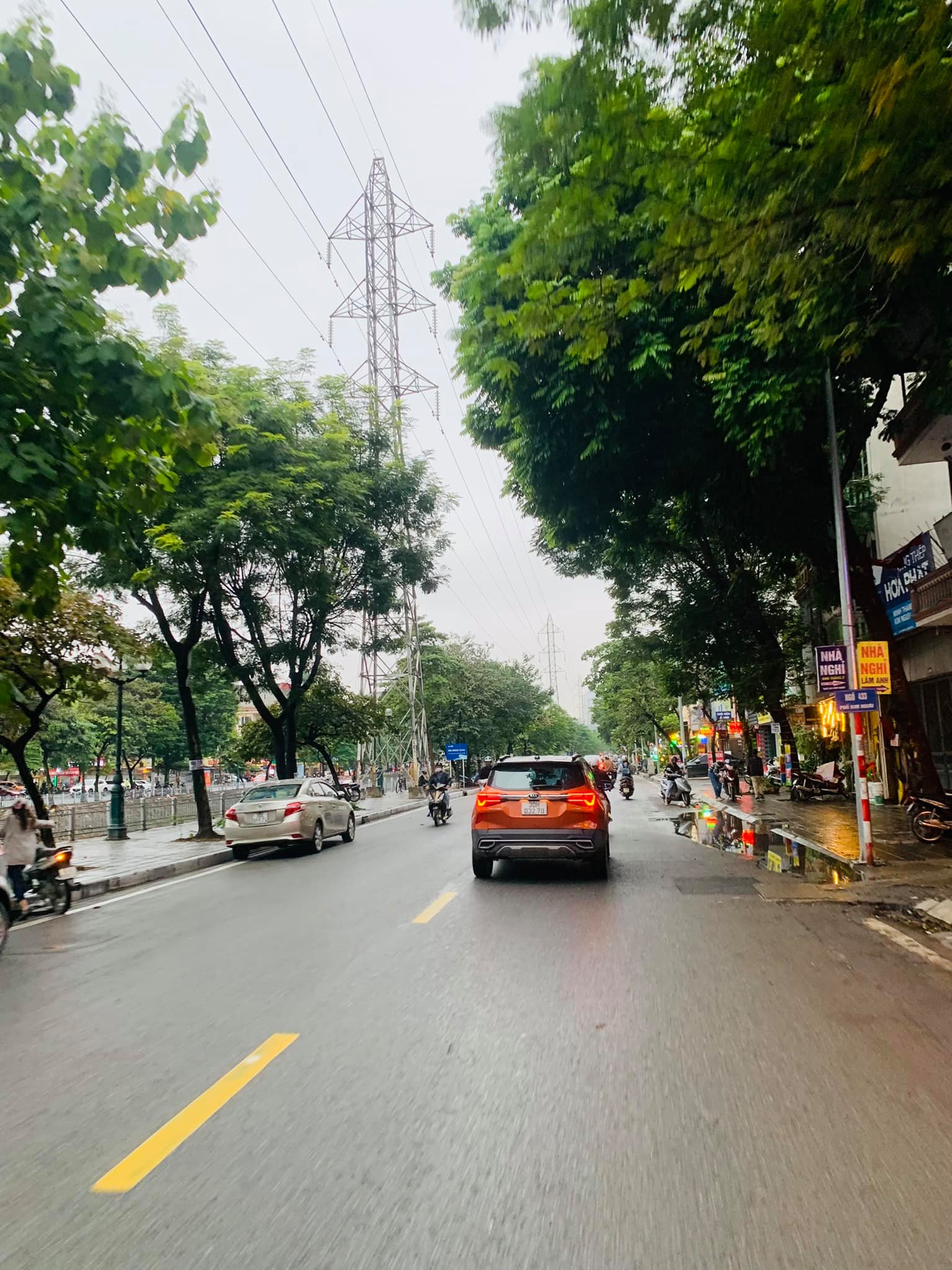 MẶT PHỐ KIM NGƯU - KINH DOANH SẦM UẤT - 2 VỈA HÈ ĐỂ Ô TÔ