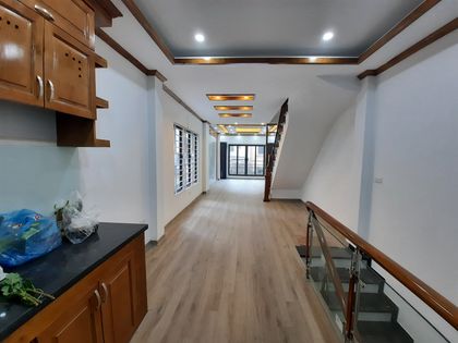 Bán Nhà Giang Biên, Mặt Hồ,Vỉa Hè Kinh Doanh, DT150m2, MT12m, Giá Nhỉnh 17 Tỷ