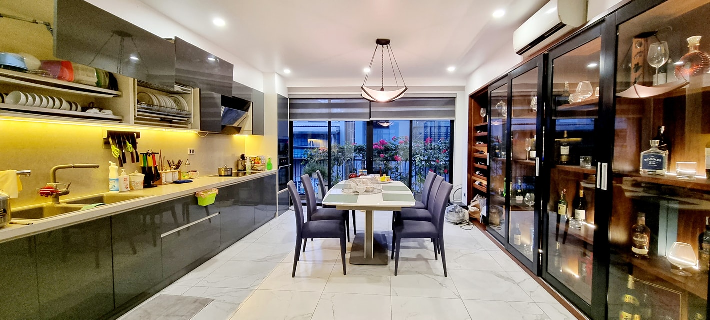 Bán CCMN Cầu Giấy, doanh thu 2,5 tỷ/năm, 140m2, 8T, 42 căn hộ