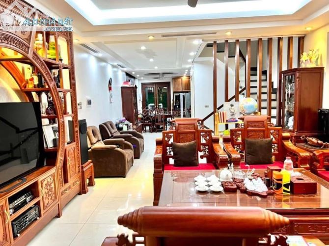 Nhà MT kinh doanh P.Linh Trung DT130m2, giá 12 Tỷ