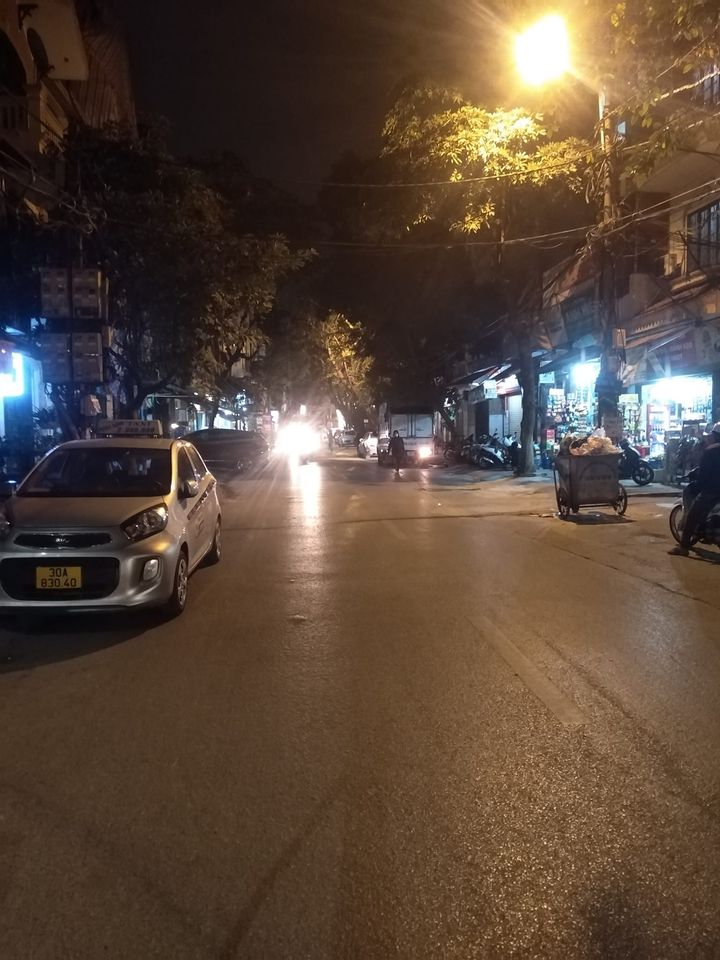 Bán MP Vân Đồn, 264m2 x 10T, mt 10.5m, 85 tỷ