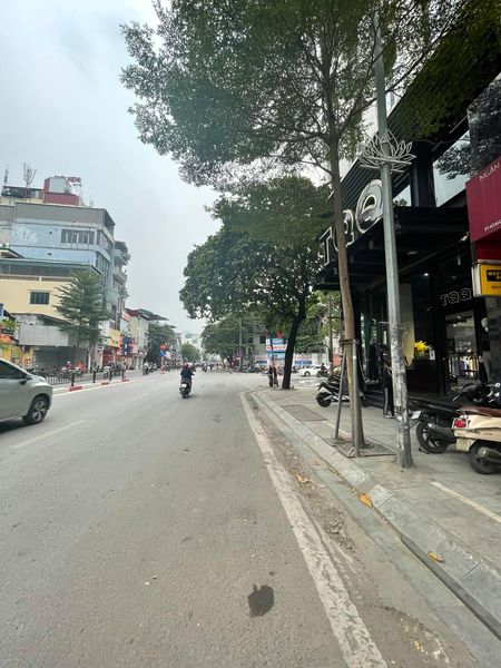 NHÀ 1 MẶT PHỐ - VÀ 1 MẶT NGÕ - LÔ GÓC - 3 MẶT THOÁNG KINH DOANH