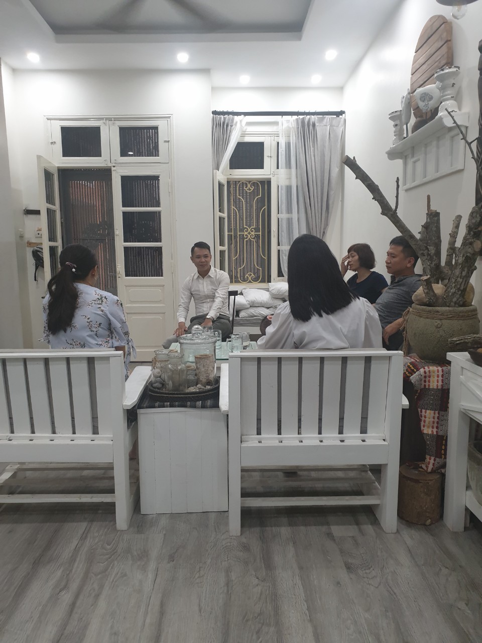 Bán nhà cực đẹp, hẻm thông xe tải, đi bộ vài bước tới sân bay TSN