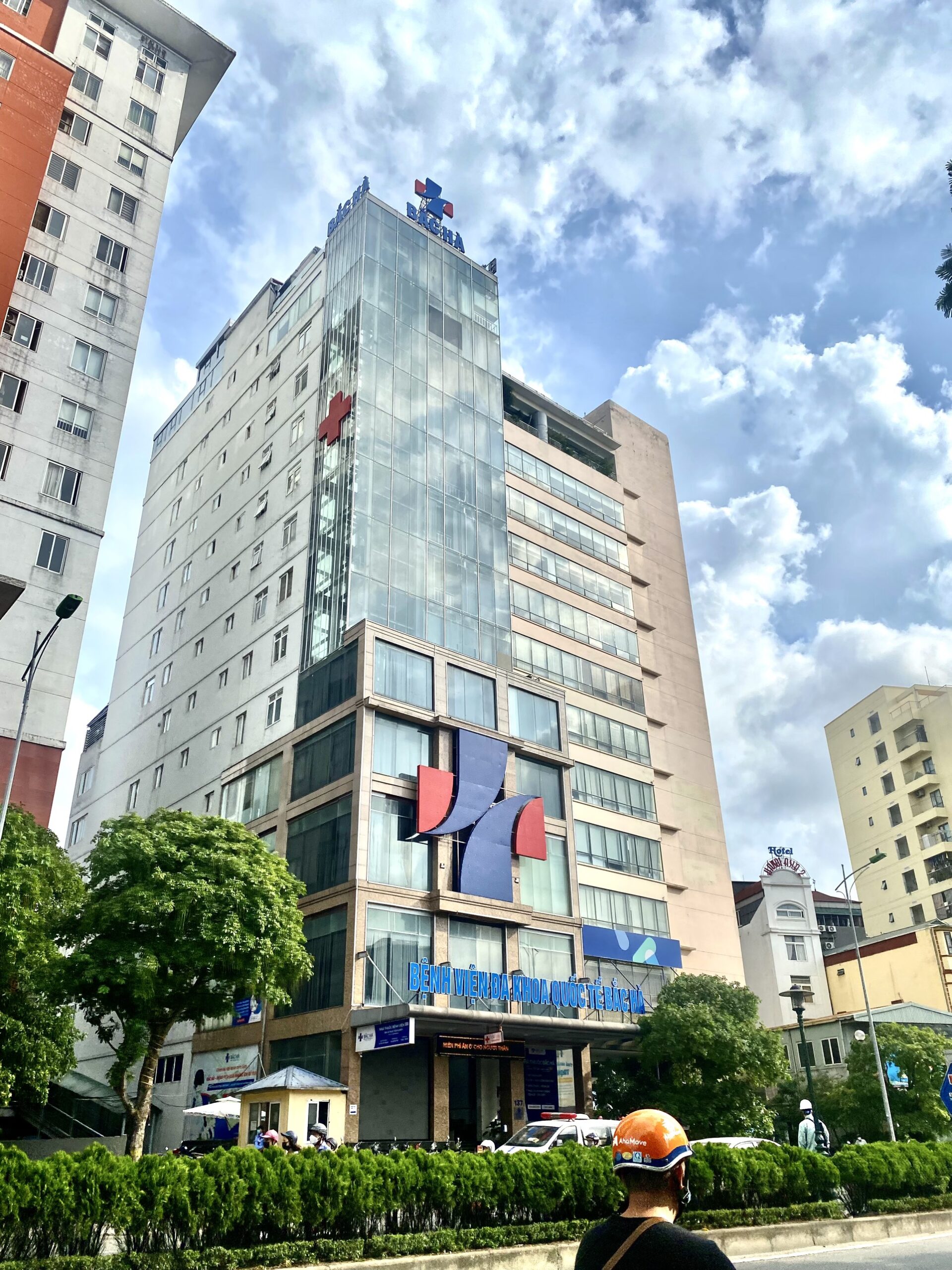 Bán toà nhà văn phòng khu Nam Trung Yên, Cầu Giấy, ở sướng, giá thơm, thang máy, 91m2 43tỷ