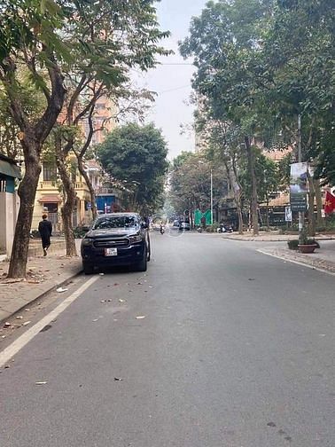 Bán gấp mảnh đất Phân lô, Ô TÔ tránh vỉa hè , Kinh doanh, chỉ 16 tỷ