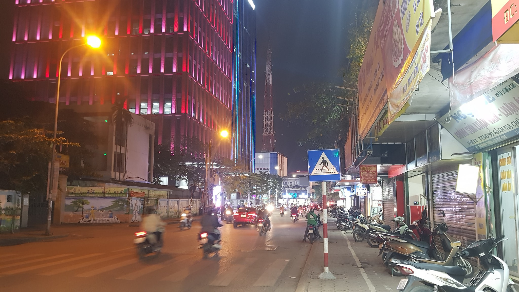 MẶT PHỐ - VỈA HÈ 4M - KINH DOANH TẤP NẬP - GẦN NGÃ TƯ - ĐỐI DIỆN TIỂU HỌC KHƯƠNG THƯỢNG - CỬA SAU VIEW SÂN VUI CHƠI