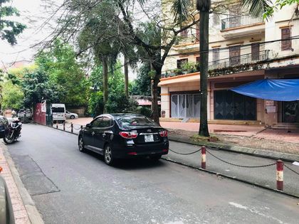 Bán nhà mặt tiền đường Lê Thị Riêng, P. Bến Thành, Quận 1, DT 4x15m, T + 3 lầu, HĐT 70tr/t