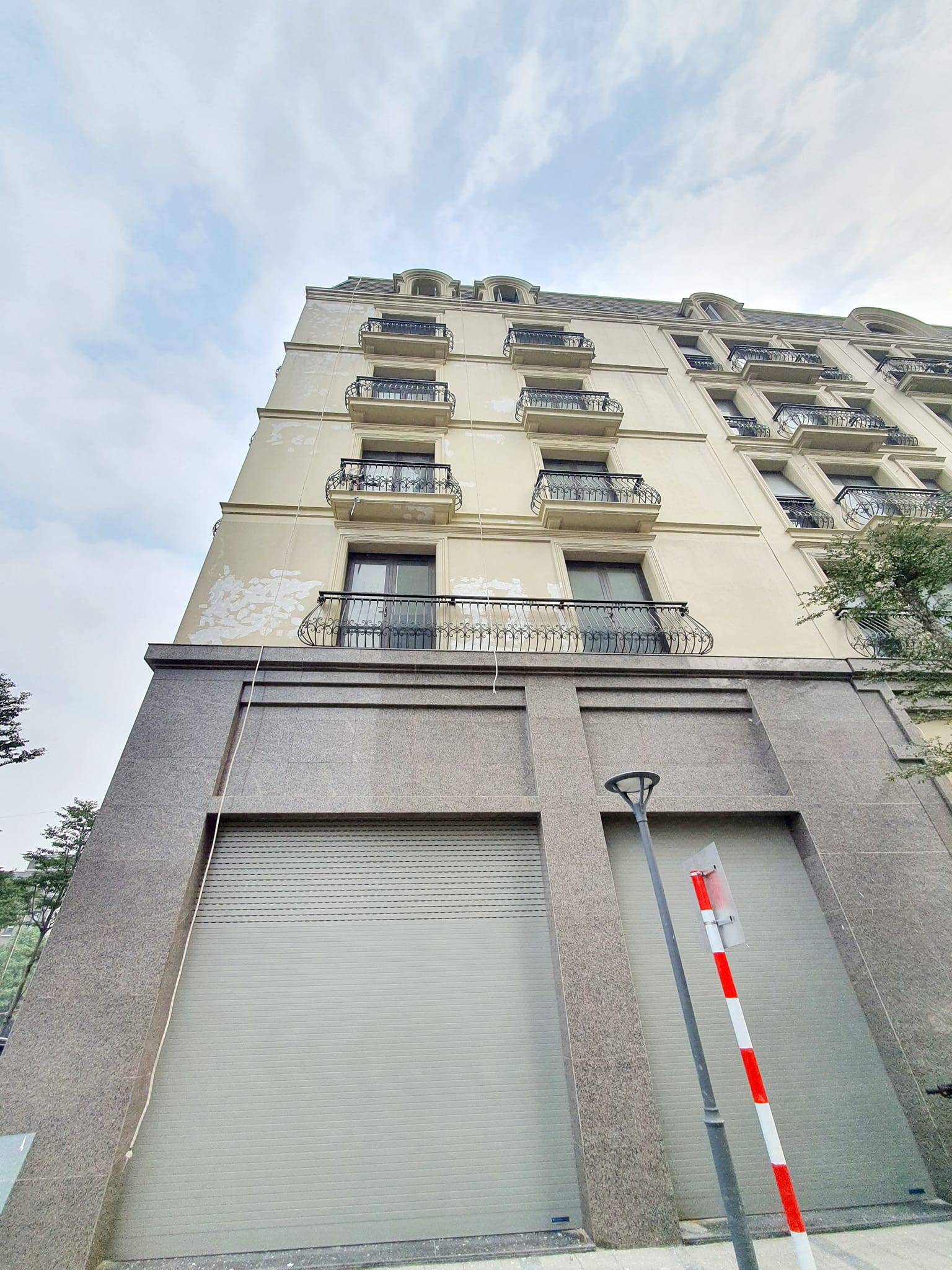 Bán nhà phố Đồng Xuân, kinh doanh sầm uất 130m2,5 tầng.