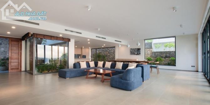 Bán nhà mặt tiền đường Quốc lộ 13, 109m2, 4 tấng, giá chỉ 10,5 tỷ.